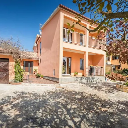 Family Frendly With Pool Holiday home