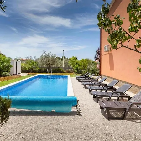 Family Frendly With Pool Holiday home
