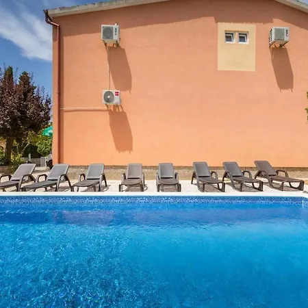 Holiday home Family Frendly With Pool